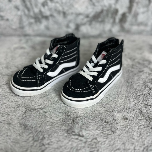 Vans - Picture 3 of 3